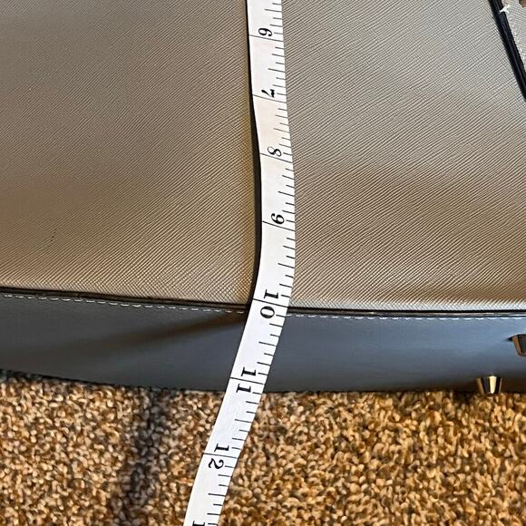 LoveVook Gray Shoulder Bag. PU Leather.  Zip Closure, Front and Inside Pockets. - Picture 4 of 8